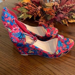 Jolimall Ankle Strap Floral Wedge size 11 NWOT